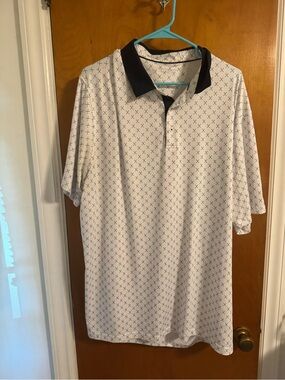 Men's White Polo Shirt with Navy Collar - Classic Pattern